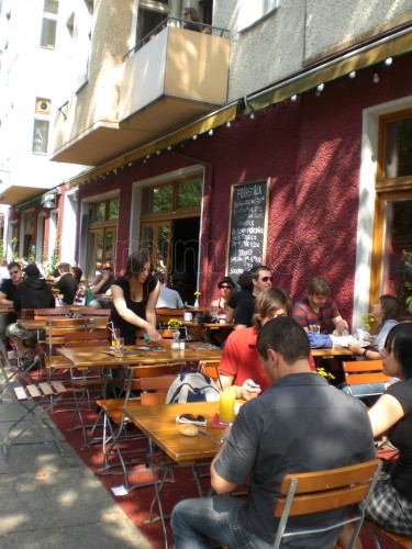 berlin-cafe-con-terraza-muy-tipico.jpg